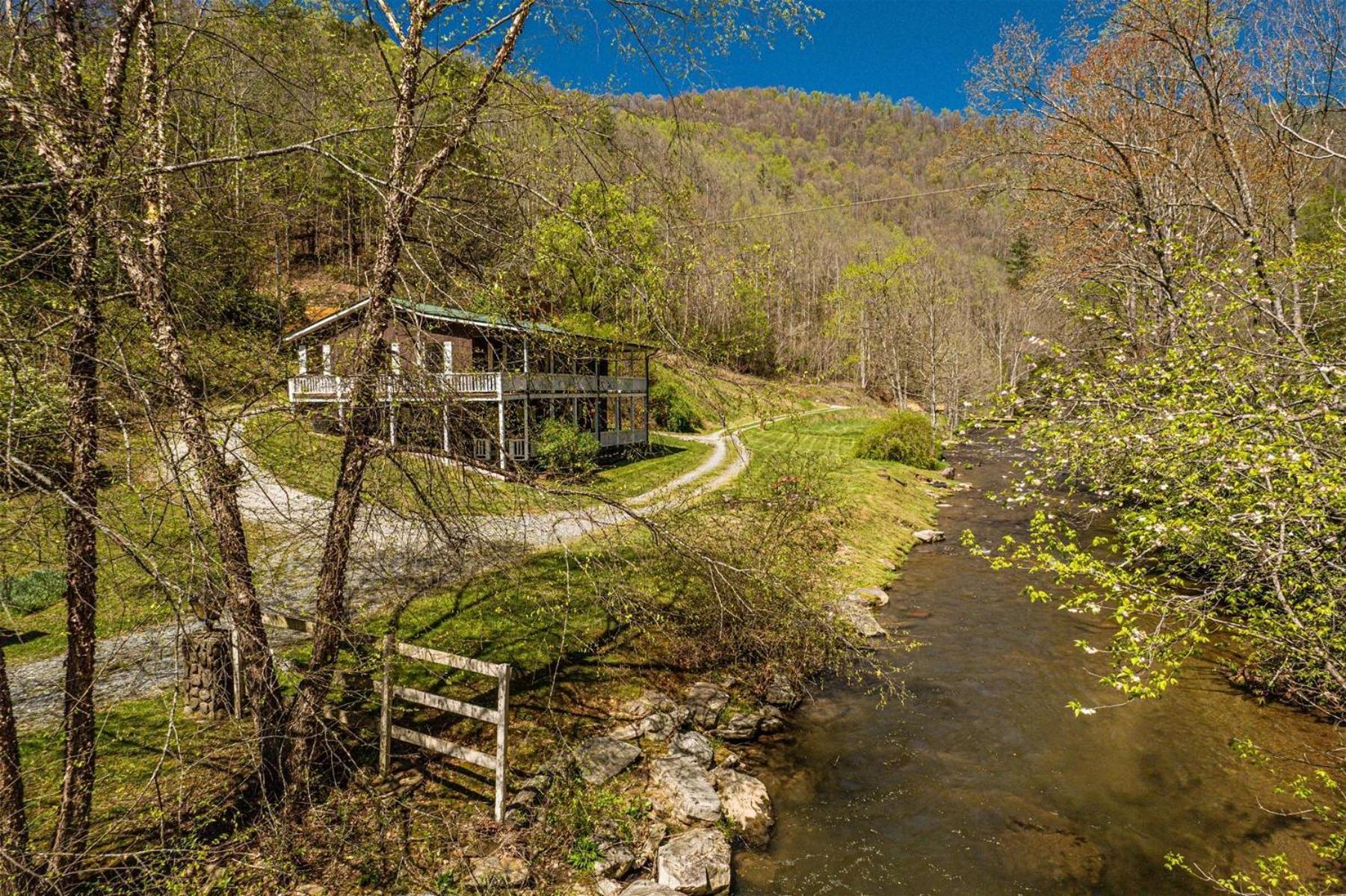 Waterfall Hideaway บรายซันซิตี ภายนอก รูปภาพ